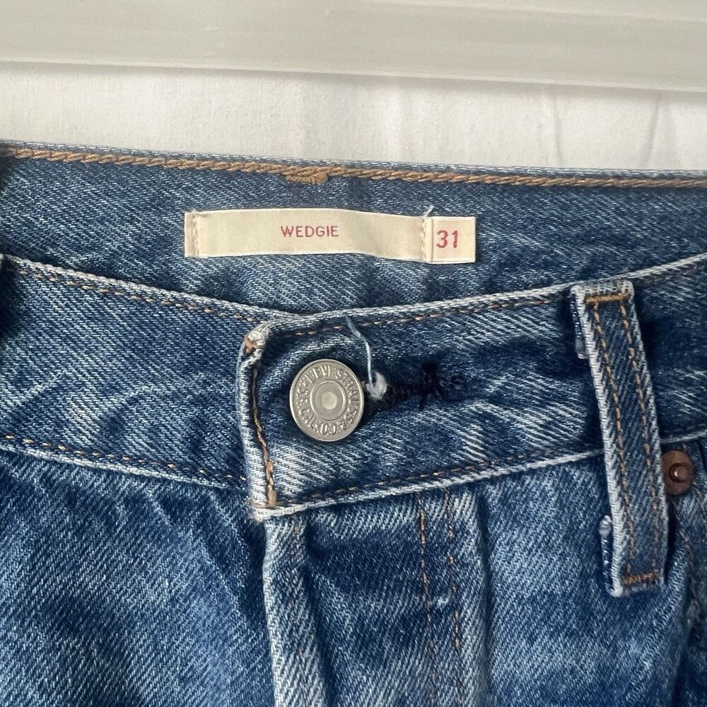 Levi’s Premium Sz 31 High Rise Jeans Straight Wedgie Distressed Denim Button Fly - Picture 6 of 11